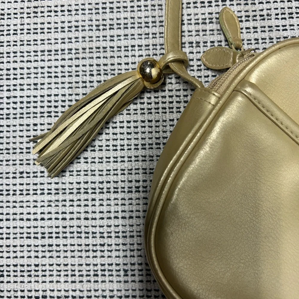 Classic Elements vintage metallic gold leather crossbody shoulder bag purse